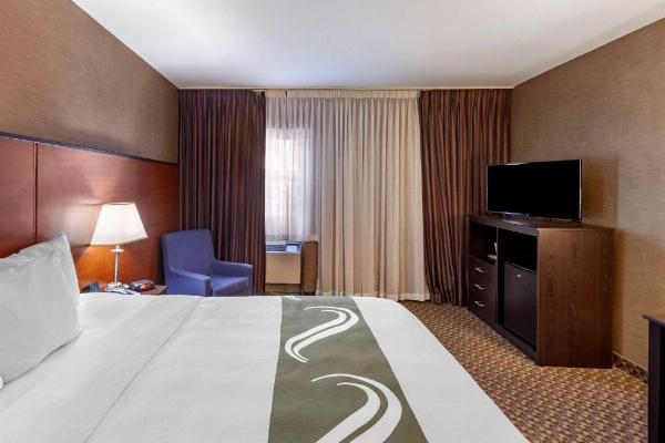 Quality Inn Toronto Airport image 10